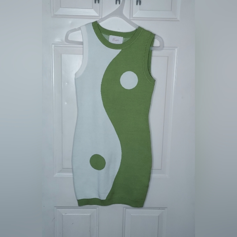 Blush Boutique Yin Yang Sleeveless Mini Sweater Dress Green and White Sz S
